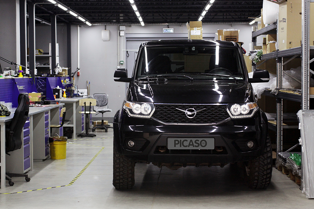 Image 1: The car before scanning. picaso-1.png